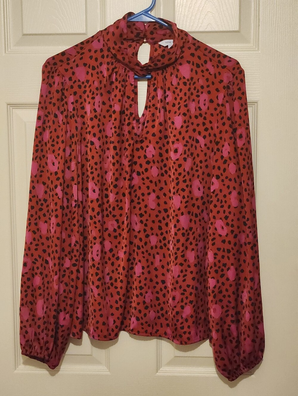 Nine West NWT XL Women red and pink animal-print long-sleeve blouse